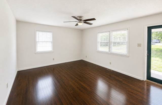 Three bedroom, 1 bath brick ranch in Liberty Gallery 4