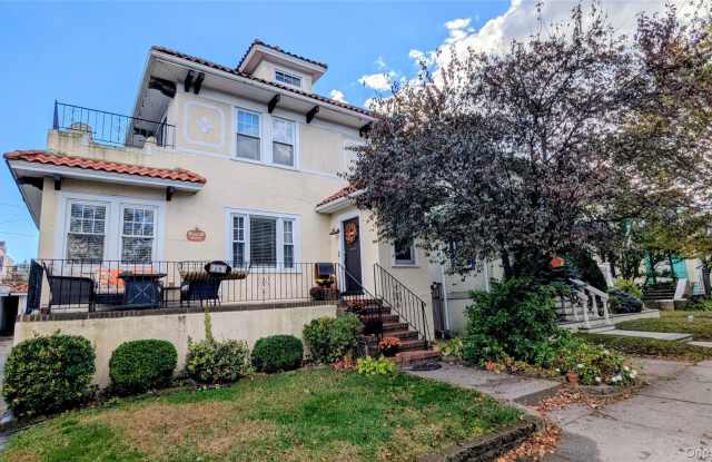 28 E Walnut Street - 28 East Walnut Street, Long Beach, NY 11561