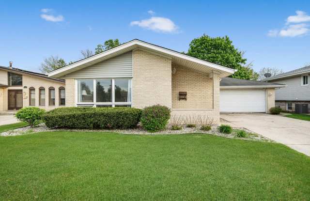 5911 W 125th Place Gallery 1