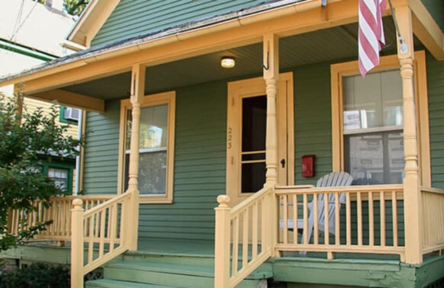 223 Houston Pl - 223 Houston Place, Kalamazoo, MI 49001 223 Houston Pl - 223 Houston Place, Kalamazoo, MI 49001