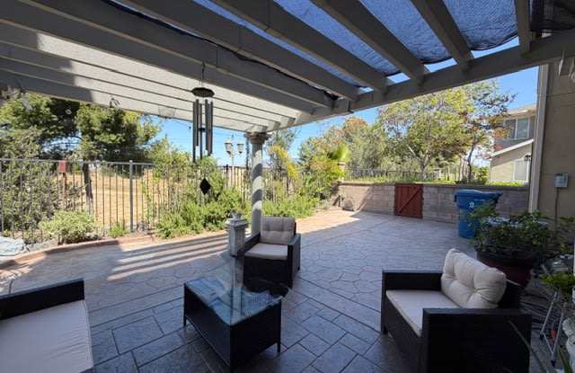2297 Treetop Lane Gallery 2