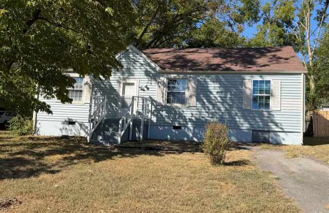 Charming 2-Bedroom Home in Desirable Woodbine Neighborhood Gallery 1