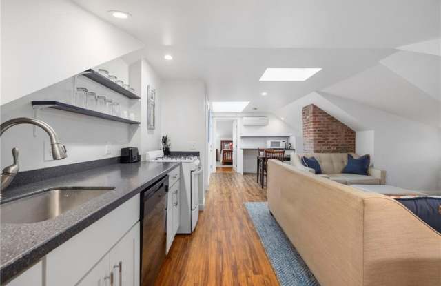 21 Vaughan Avenue Gallery 3