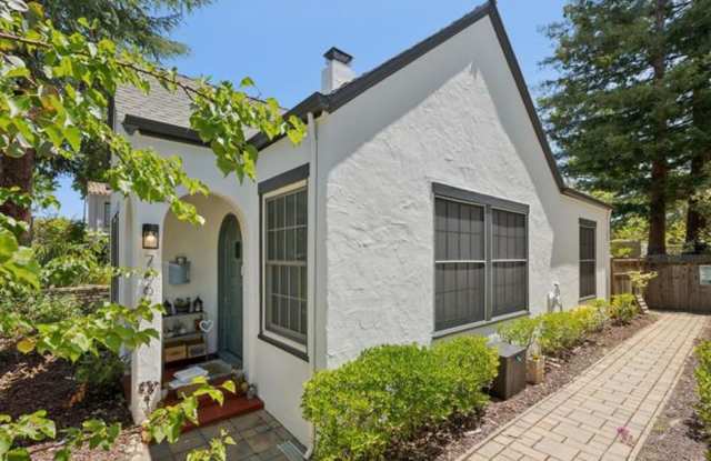 Downtown Palo Alto Cottage | Private Yard | Walk to University Ave photos photos