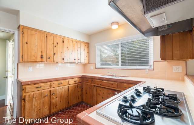 5031 Woodyard Avenue Gallery 2
