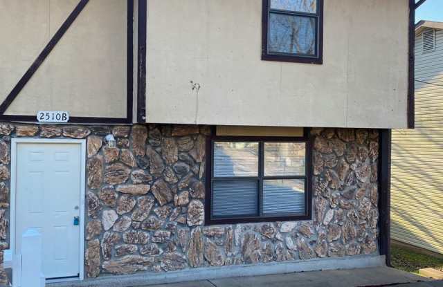 Gorgeous RENOVATED Arnold CONDO! Gallery 1
