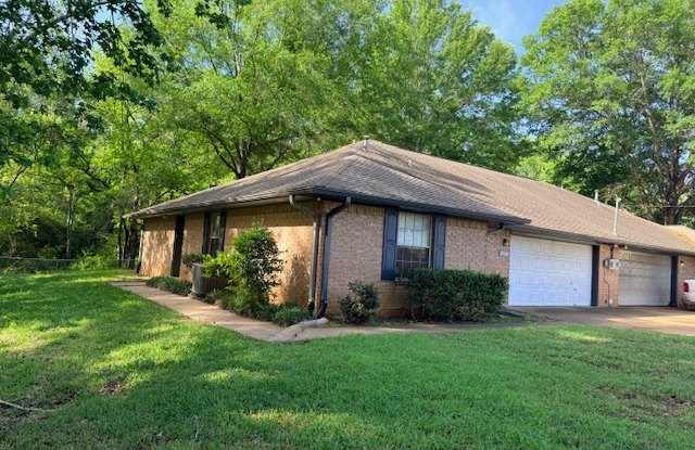 2711 Augusta Dr photos photos