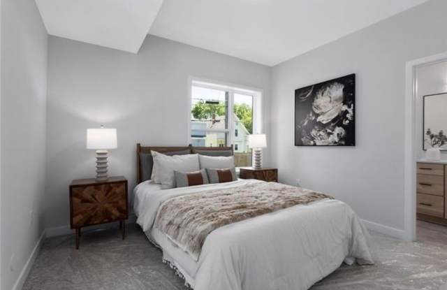 4521 Forest Avenue Gallery 2