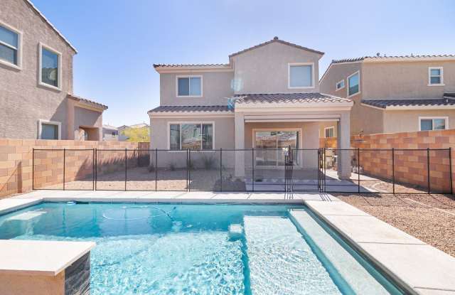 Beautiful 3-Bedroom Home with Private Pool in Guard-Gated Tuscany Community! Gallery 3