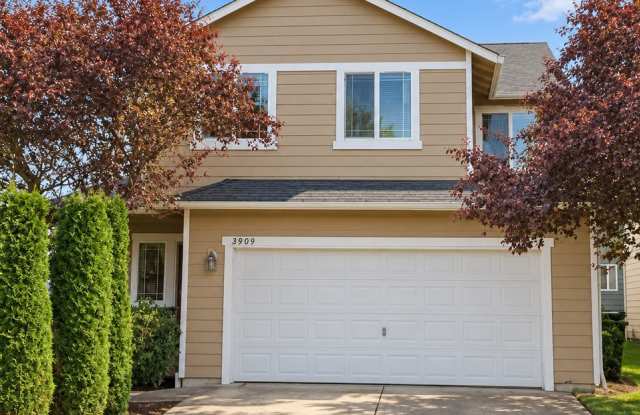 Spacious 4-Bedroom Home in Mill Creek/Bothell Gallery 1