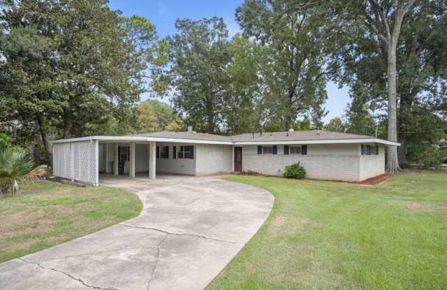 8709 Forest Hill Drive Gallery 3