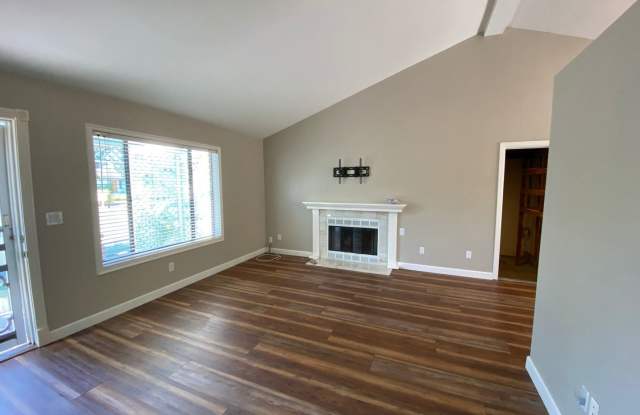 185 Eagle Drive Gallery 3