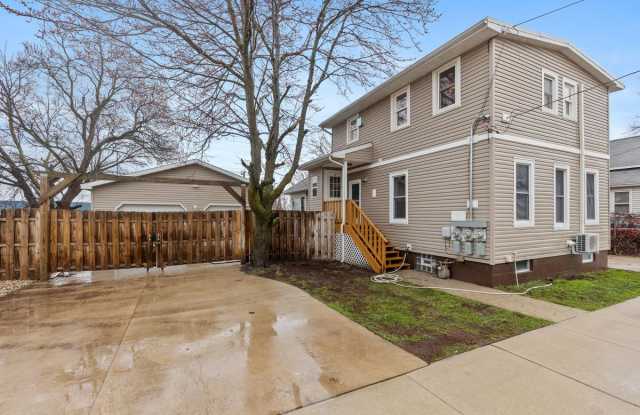 1836 Lakeshore Drive - 2 Gallery 4