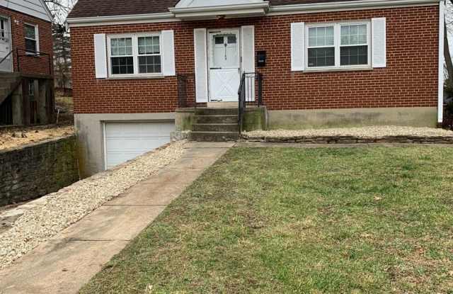 Charming 4-bedroom, 2-bathroom home located in the Covedale area photos photos