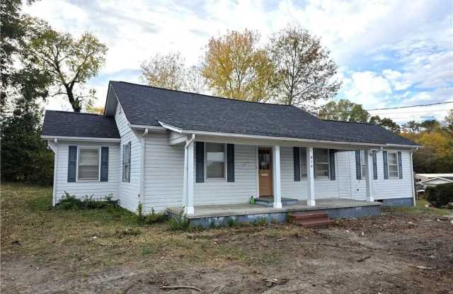 816 Banner Street - 816 Banner Street, Mount Airy, NC 27030