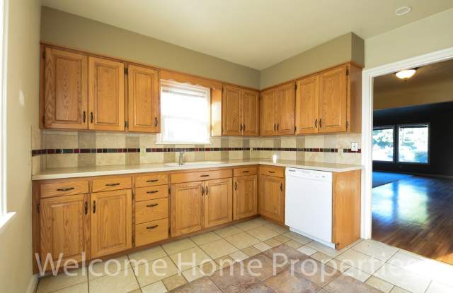 Great 3 Bedroom Home Close to WWU photos photos