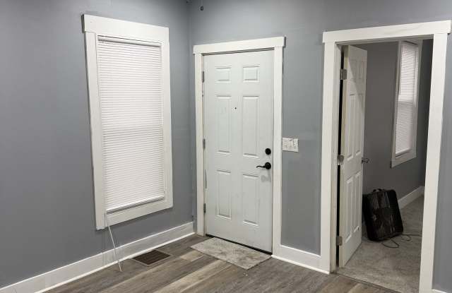 4440 South Salina Street Gallery 4