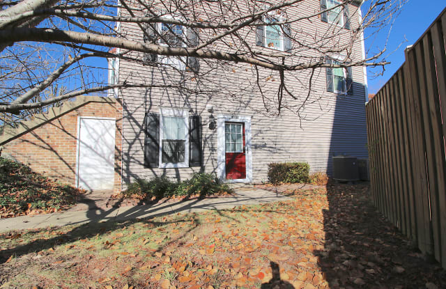 16190 Taconic Cir - 16190 Taconic Circle, Montclair, VA 22025