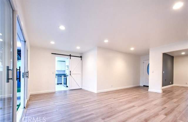 1212 West Woodcrest Avenue Gallery 2
