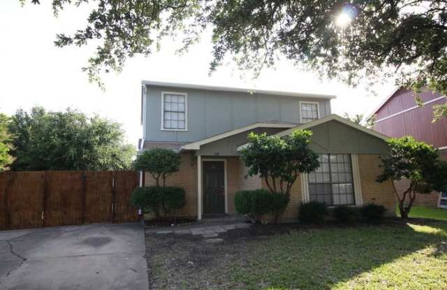 518 Damon Dr - 518 Damon Drive, Grand Prairie, TX 75052