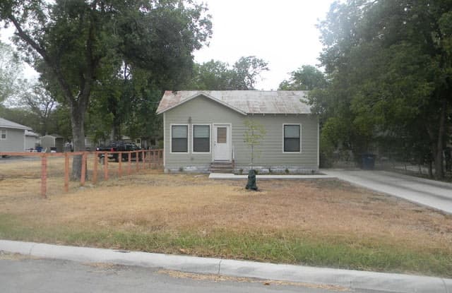 1640 W BRIDGE ST - 1640 West Bridge Street, New Braunfels, TX 78130