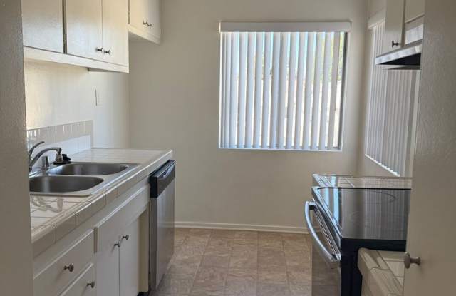 Valley Village-One Bedroom Apartment – Light-Filled with Balcony and View photos photos