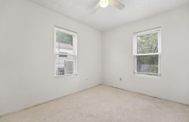 Charming 2-Bedroom Ranch Home | Pet-Friendly | Off-Street Parking | $1150/Month Gallery 4