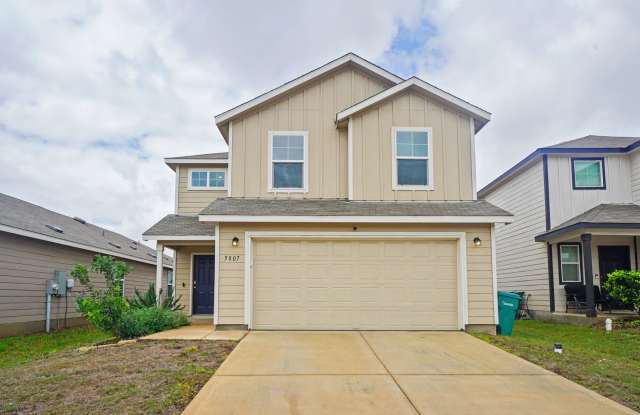 Open-Concept 3BR + Game Room Near Fort Sam & Randolph - Realtor Commission: $500 photos photos