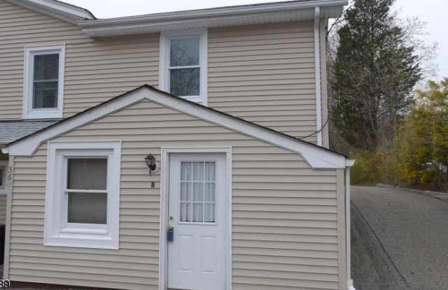 360 Oak Ridge Rd - 360 Oak Ridge Road, Passaic County, NJ 07438