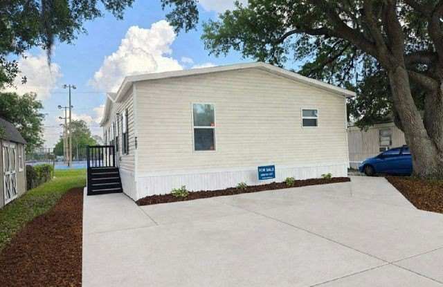 7087 Greenbrier Village Drive Gallery 1