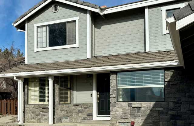 Room to Live, Space to Entertain, and Views You’ll Never Get Tired Of photos photos