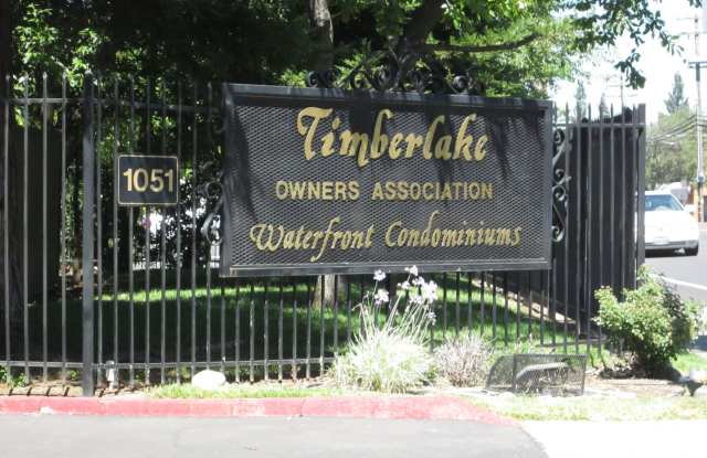 Cute and Cozy 1 Bedroom Condo in Gated Timberlake Condominiums photos photos