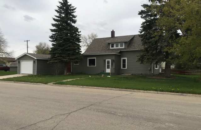 103 Winther St - 103 Winther Street, Ray, ND 58849