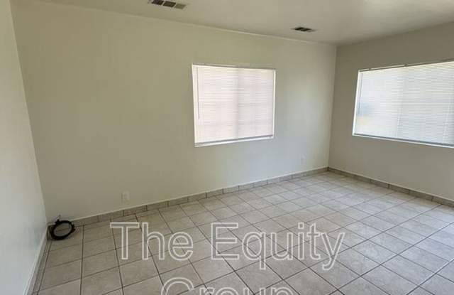 324 S Crespi Gallery 3