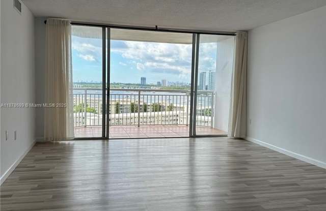 18041 Biscayne Blvd photos photos