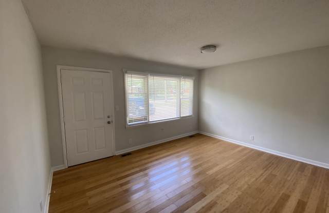512 Clift Drive Gallery 3
