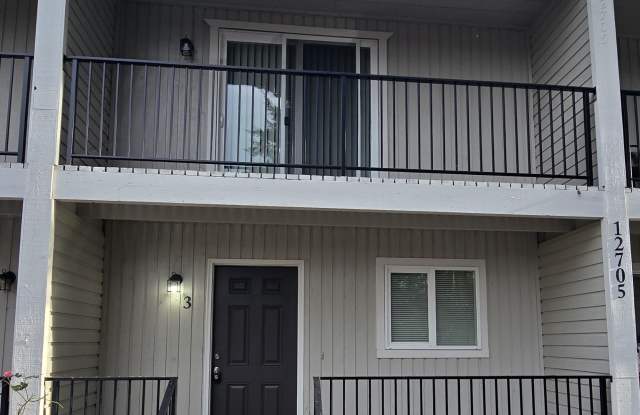 12705 48th Ave NE - 3 photos photos