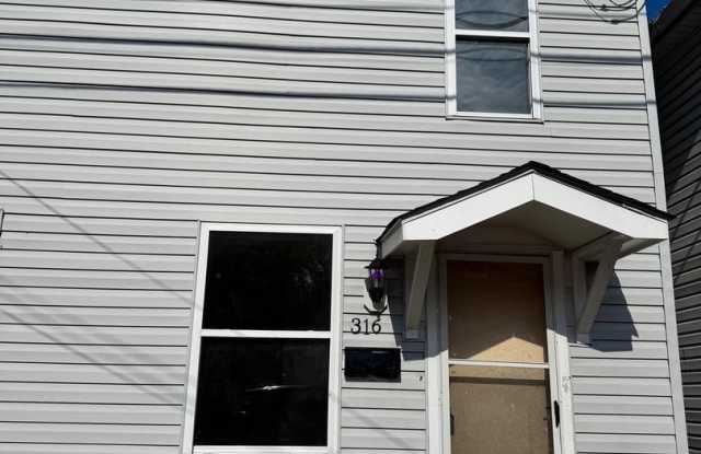 316 N HIGH Street photos photos