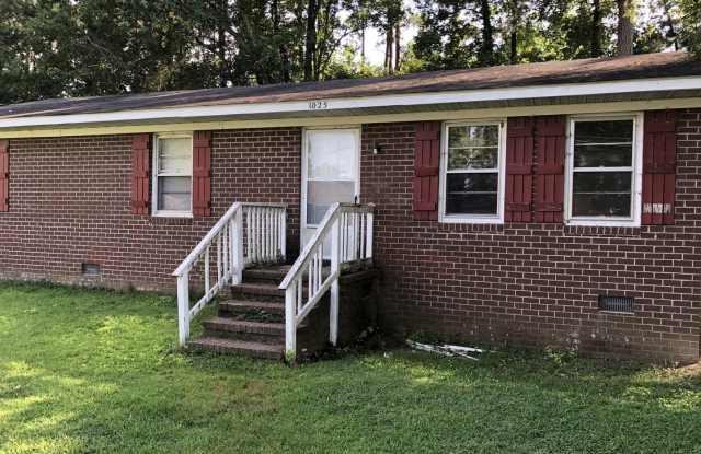 1025 Hazelwood Drive - 1025 Hazelwood Drive, Rocky Mount, NC 27803
