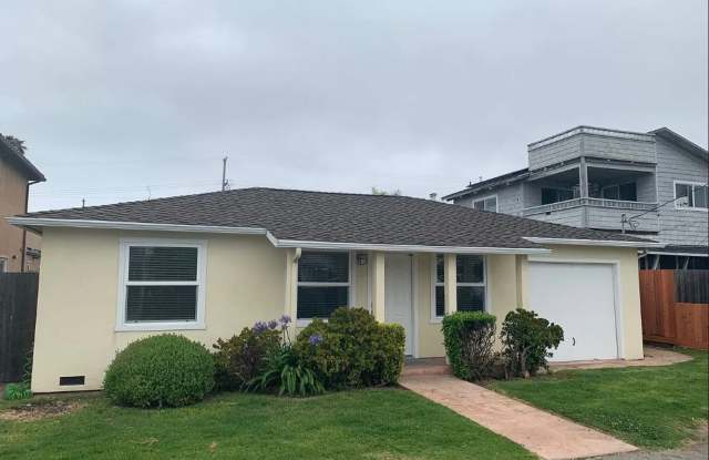 Charming 2Bd/1Ba Pleasure Point Cottage – Steps from the Ocean photos photos