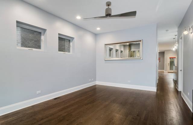 3743 North Kenmore Avenue Gallery 3