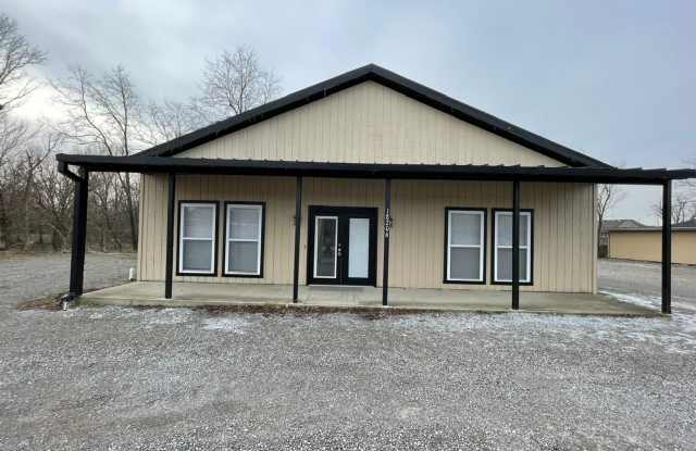 Large Home For Rent in Great Location Gallery 1