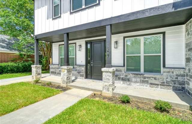 1307 Bayou Woods Drive Gallery 4