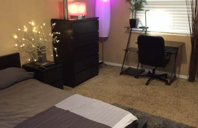 1090 Margaret Drive - 5 photos photos