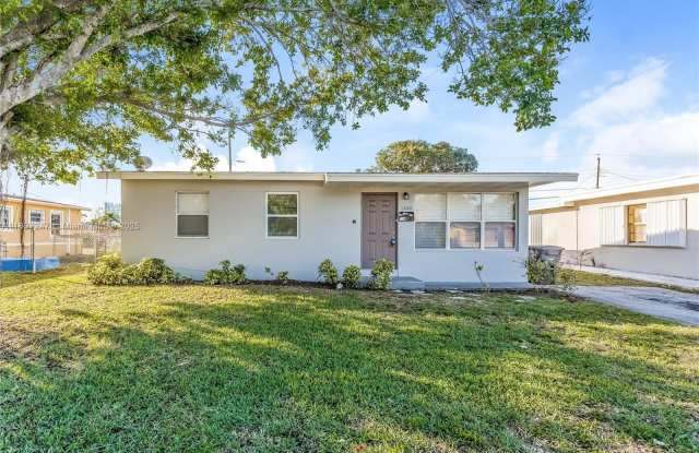 1320 7th St - 1320 7th Street, West Palm Beach, FL 33401