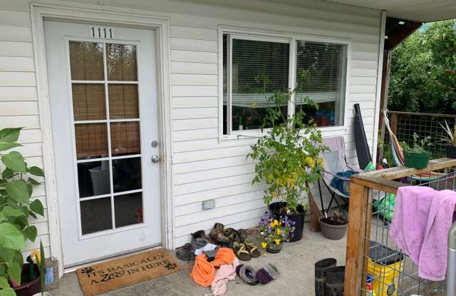 1111/1113/1115 N Garden St photos photos