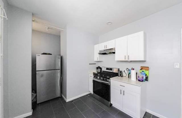 3557 W Wrightwood Ave - 3557 West Wrightwood Avenue, Chicago, IL 60647