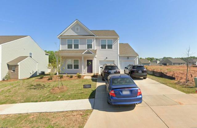Room in 5 Bedroom Home in Charlotte Gallery 1