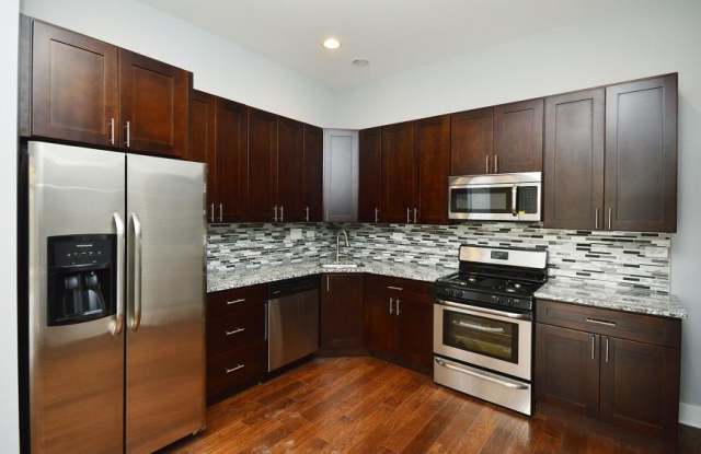 709 North Milwaukee Ave. photos photos