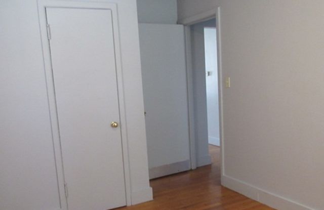 4645-4647 W. Fond du Lac Ave - Lower Gallery 4